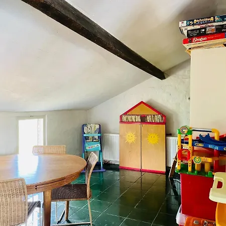 Spacious Near Forest In Stramproy *